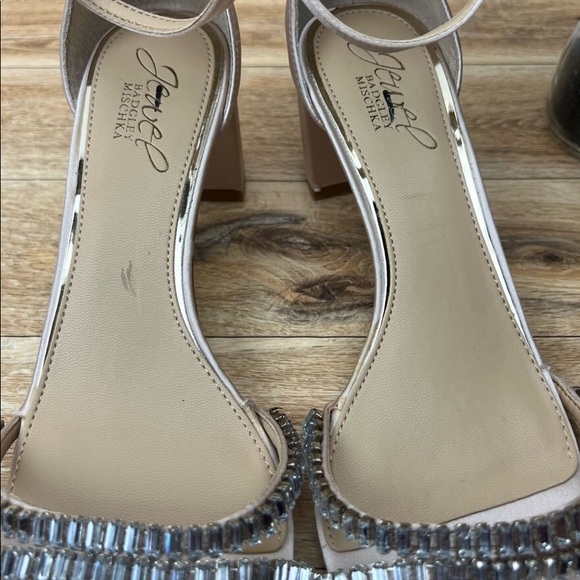 BADGLEY MISCHKA JOANNE EMBELLISHED BLOCK HEEL - Picture 4 of 8